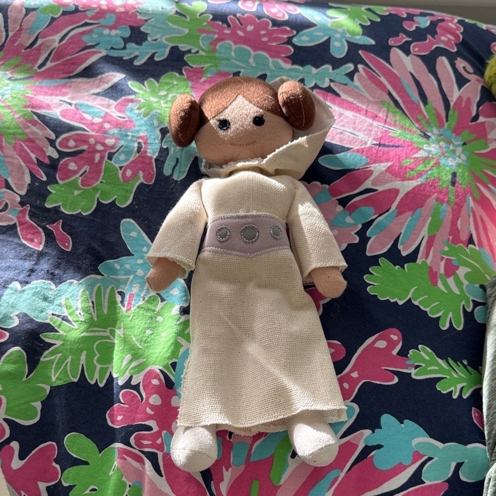 Disney Parks Star Wars: Galaxy's Edge Princess Leia Plush